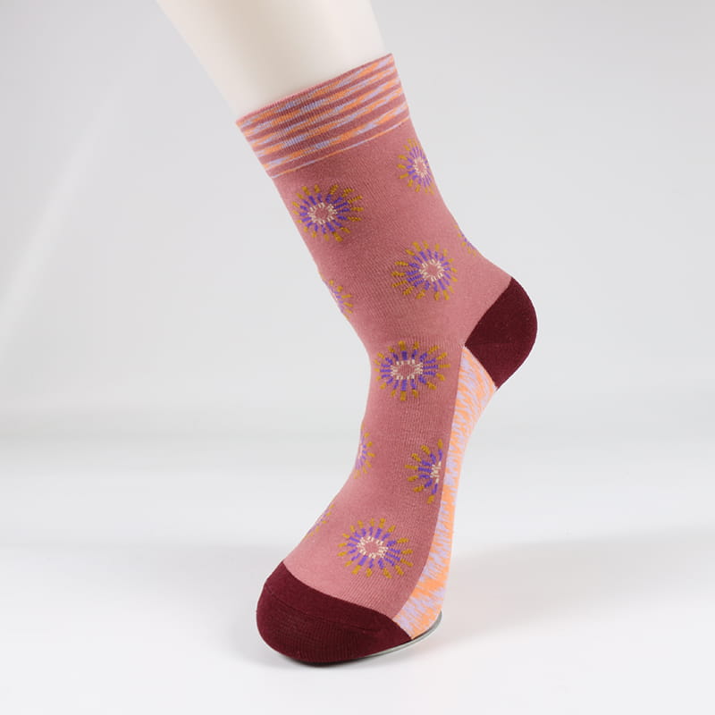 Calcetines bonitos con estampado de flores y dibujos animados para mujer, calcetines de algodón con estampado artístico, creativos y coloridos con personalidad, calcetines de otoño e invierno