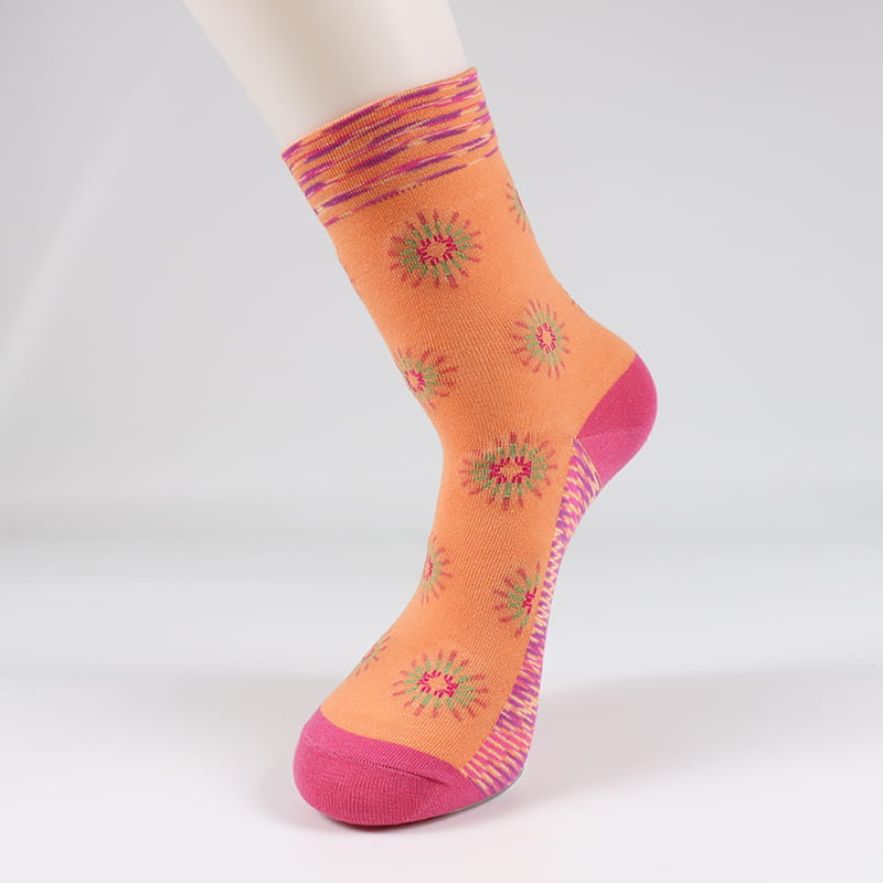 Calcetines bonitos con estampado de flores y dibujos animados para mujer, calcetines de algodón con estampado artístico, creativos y coloridos con personalidad, calcetines de otoño e invierno