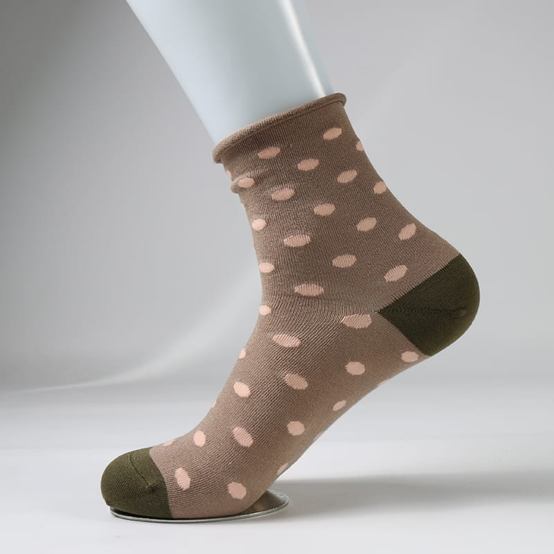 Calcetines de señora súper suaves de jacquard de seda hilada con puntos de moda