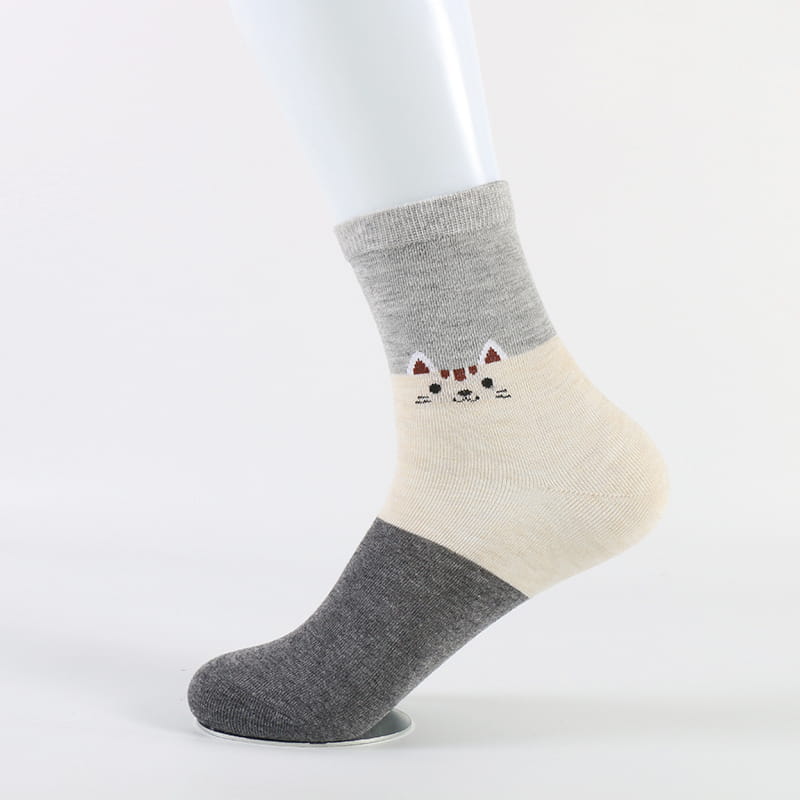 Calcetines de señora súper suaves de Jacquard de seda hilado con gato de dibujos animados de moda