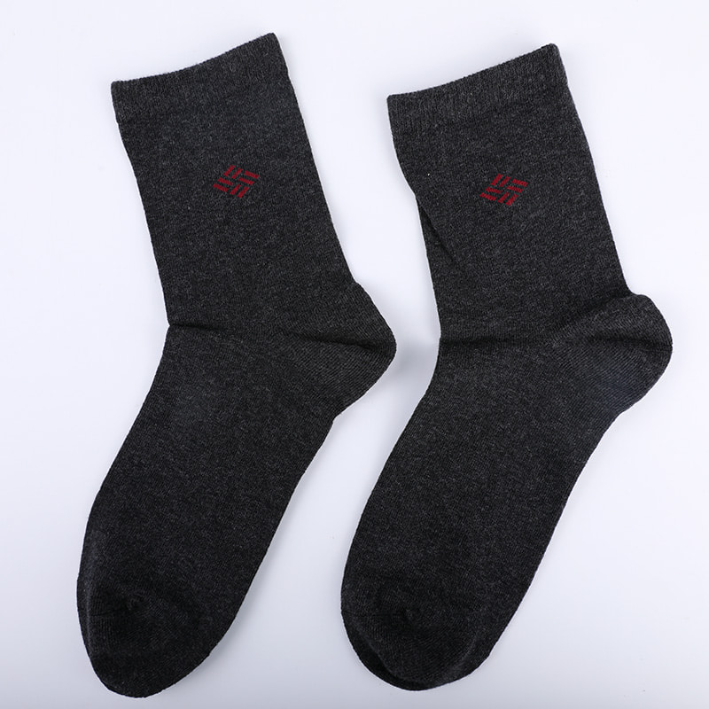 Calcetines de algodón peinado envueltos en amoníaco 98% hilo de algodón pequeño jacquard cosidos a mano calcetines de otoño e invierno para hombres WSD2581
