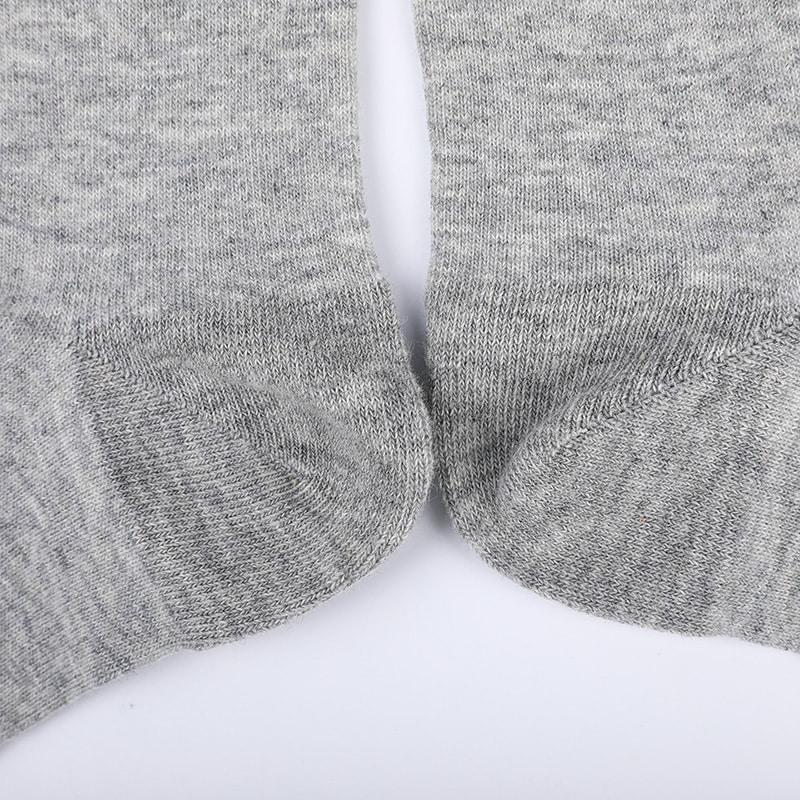 Calcetines de algodón peinado envueltos en amoníaco 98% hilo de algodón pequeño jacquard cosidos a mano calcetines de otoño e invierno para hombres WSD2581
