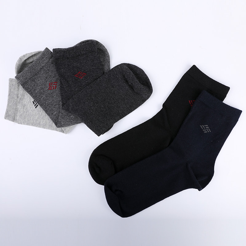 Calcetines de algodón peinado envueltos en amoníaco 98% hilo de algodón pequeño jacquard cosidos a mano calcetines de otoño e invierno para hombres WSD2581