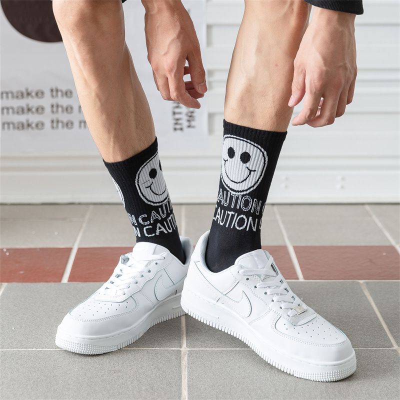 Calcetines de hombre deportivos de algodón con tripulación transpirable INS con cara sonriente personalizada en blanco y negro